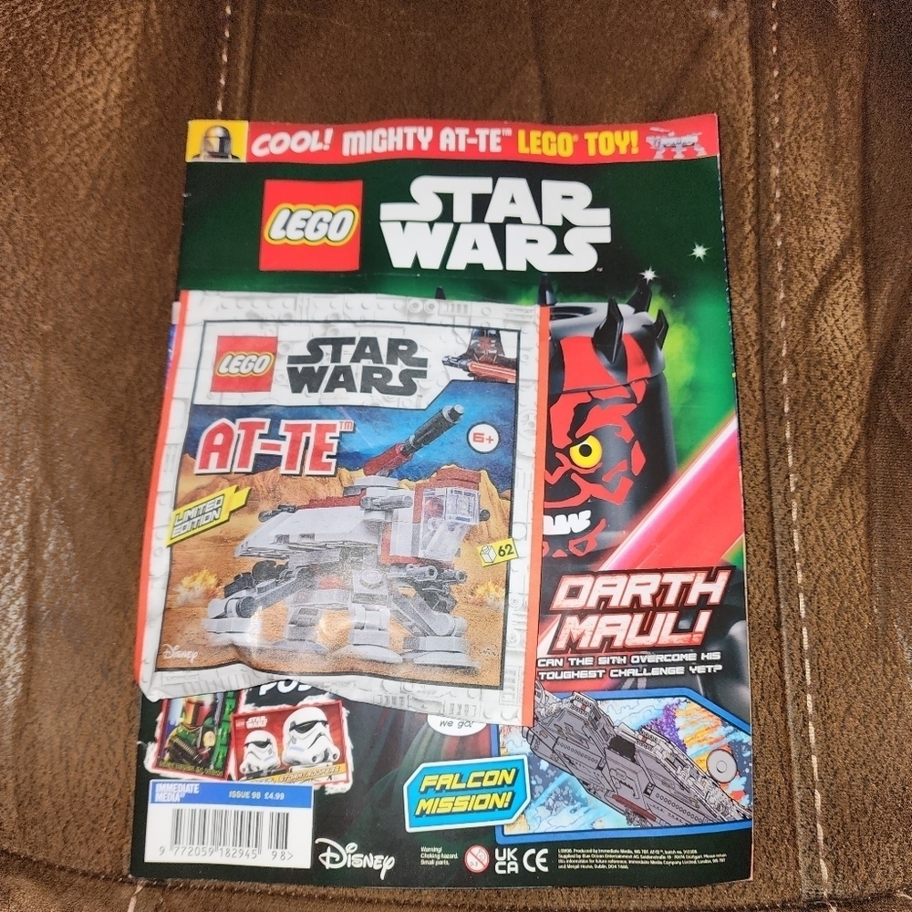 Lego Star Wars Magazine and AT-TE Kit